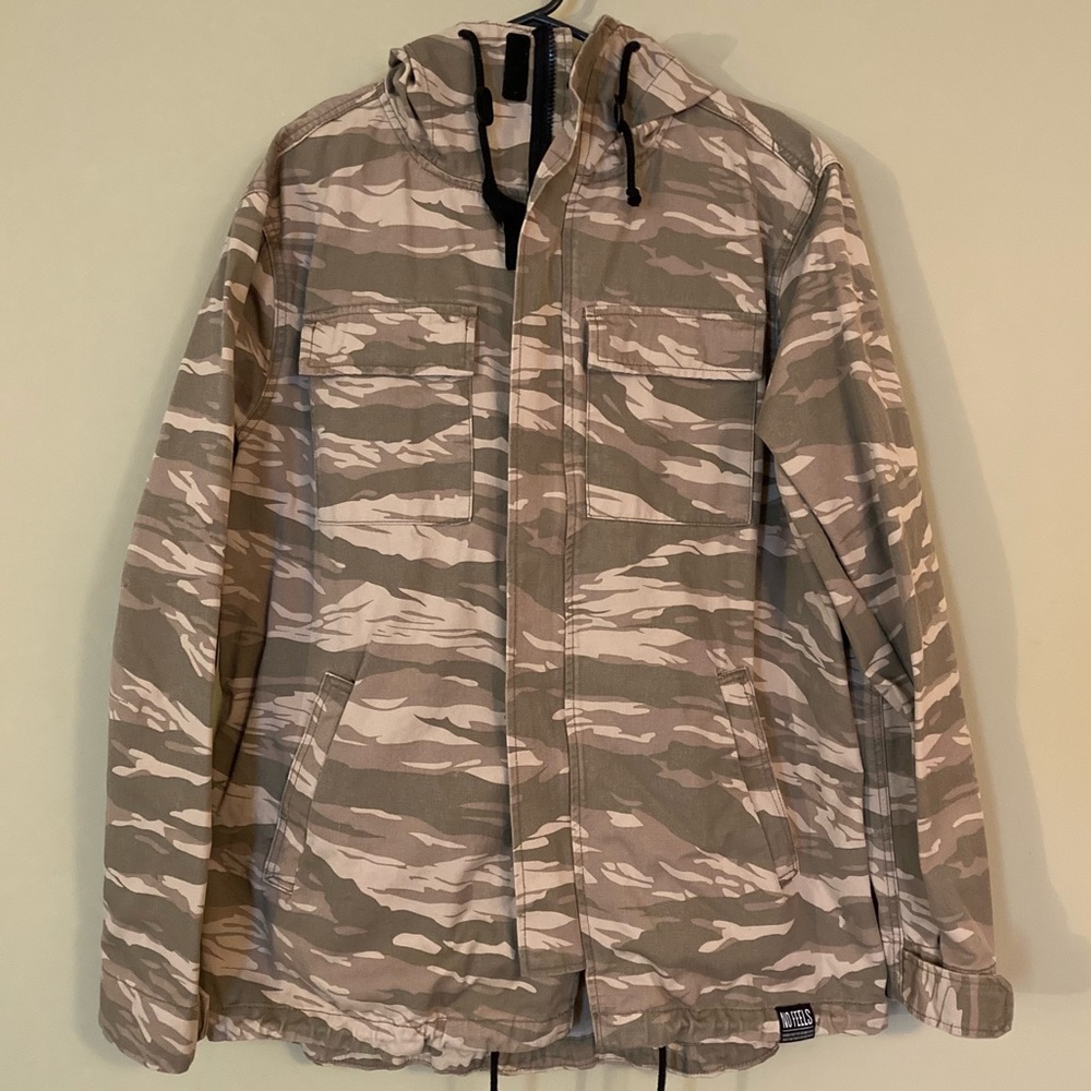 Divided Camoflauge Jacket Hood Pull Strings Men’s Large H&M Camo Field Jacket